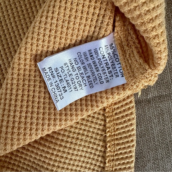 UMGEE Waffle Knit V-Neck Bell Sleeve Floral Boho Top Yellow Size M - Picture 7 of 7